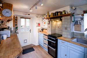 Kitchen- click for photo gallery